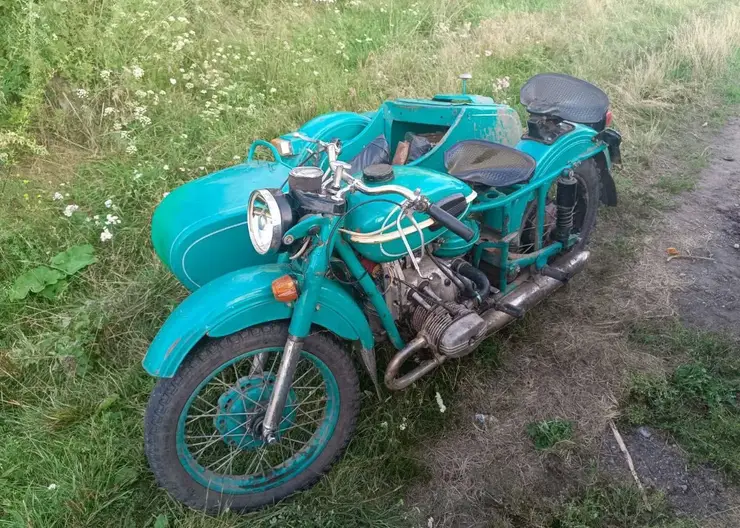 Поездка 17-летнего подростка на мотоцикле «Урал» в Красноярском крае закончилась смертью его младшего брата