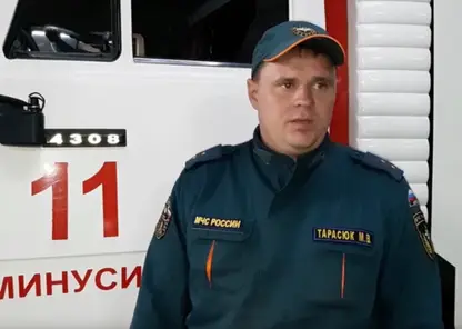 Красноярский спасатель более 2 часов удерживал девочку, упавшую в шлюз 