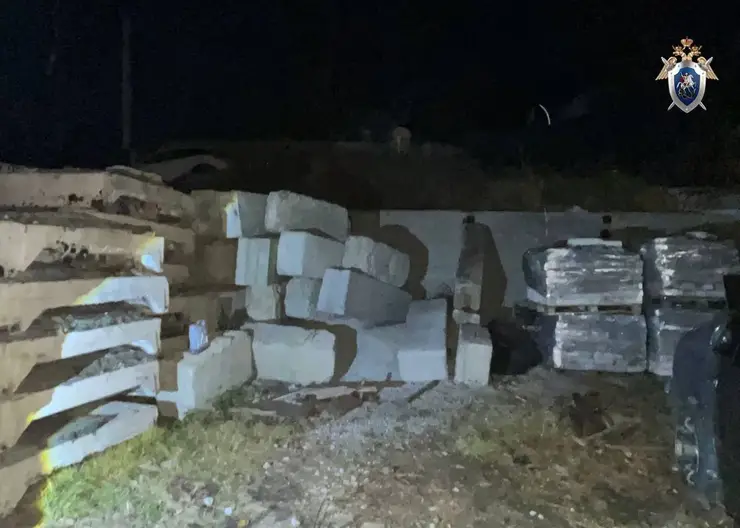 Во Владивостоке на 3-летнего ребенка упал бетонный блок, мальчик скончался