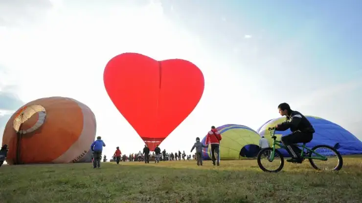 Мошенники массово предлагают жителям Кемерово полетать на воздушном шаре за смешную цену