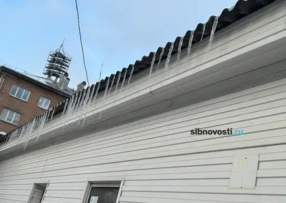 В мэрии рассказали красноярцам, куда жаловаться на опасные сосульки