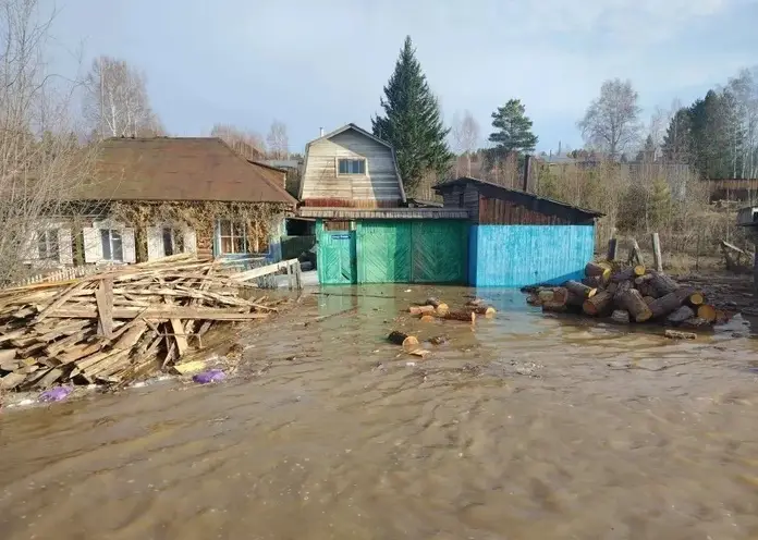 Два поселка эвакуируют в Якутии из-за подъема уровня воды в Лене