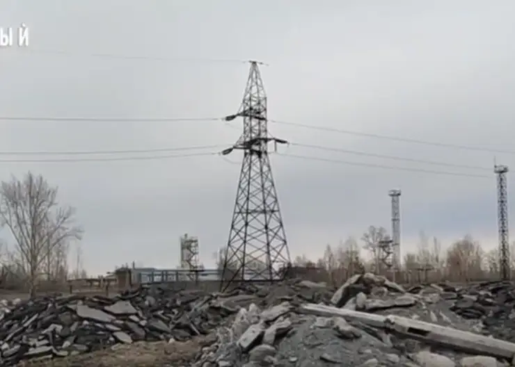 В Красноярске обнаружили свалку из дорожного полотна и строительного мусора