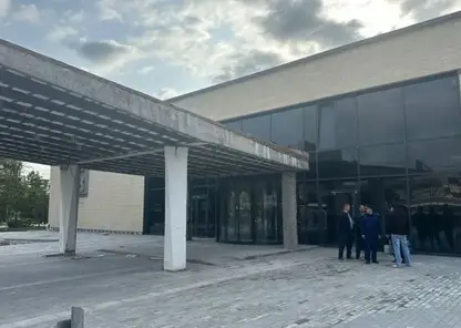 Расторгнут контракт с подрядчиком капремонта омского ТЮЗа