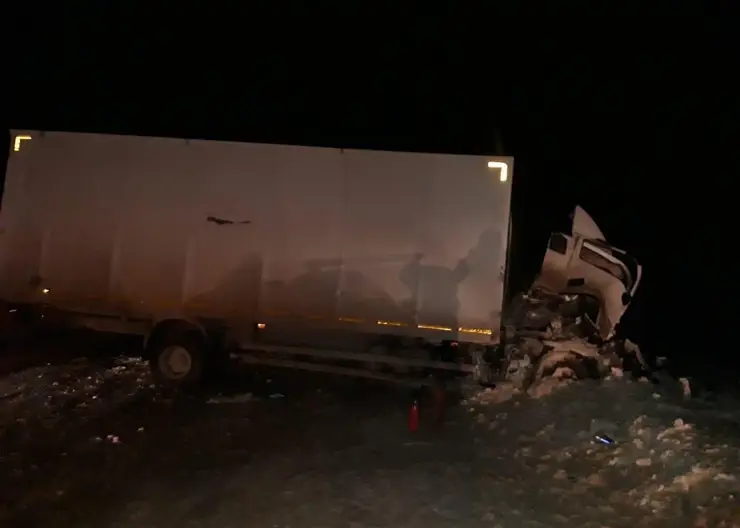Один человек погиб в результате столкновения двух грузовиков в Канском районе