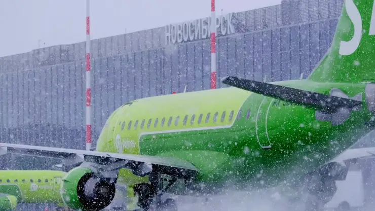 Прилет девяти рейсов был задержан в аэропорту Новосибирска