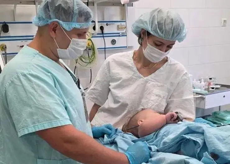 В Красноярске полугодовалой девочке пересадили кожу после ожогов от обогревателя