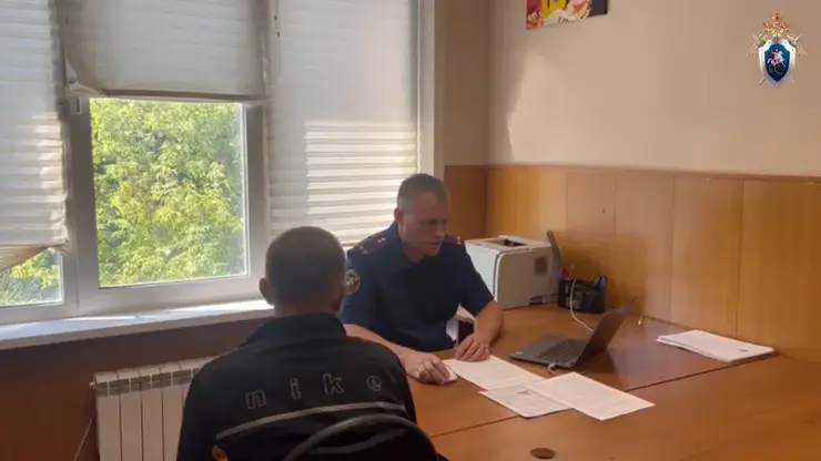 В Красноярске мужчина проследил за ребенком, чтобы взять его телефон