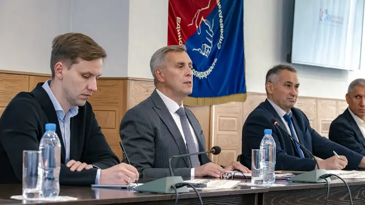 Председатель Заксобрания Алексей Додатко обсудил с профсоюзами края социальные приоритеты