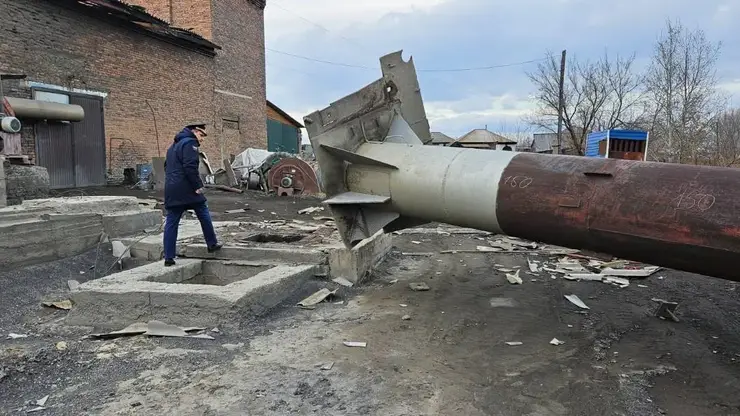 Более 75 тысяч человек остались без света из-за урагана в Красноярском крае