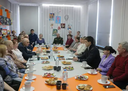 Михаил Котюков поручил чиновникам держаться на постоянной связи с семьями участников СВО