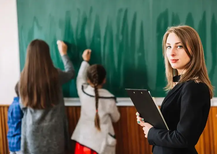 В Госдуме предложили платить учителям за успехи учеников