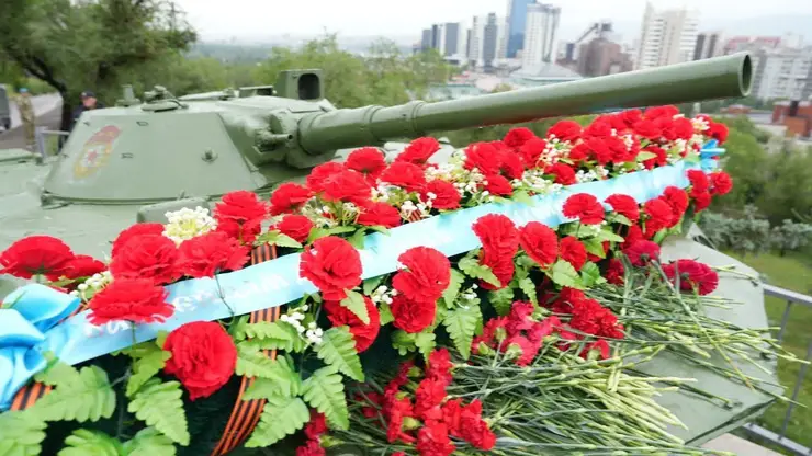 Красноярцы почтили память воинов-десантников в День ВДВ