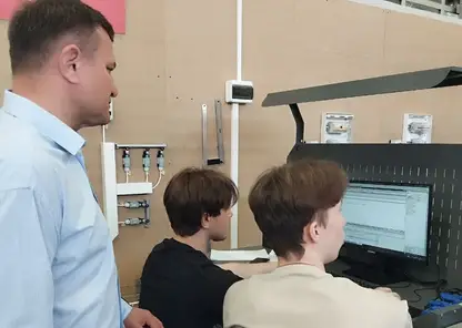 «Профессионалитет» в деле: депутат Госдумы оценил новый уровень подготовки металлургов в красноярском техникуме