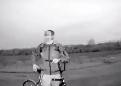 Велосипедист попался полицейским в Шушенском районе Красноярского края прямо по время сбора марихуаны