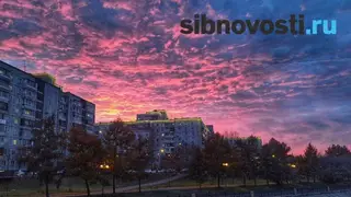 «Такое небо к сильному потеплению»: красноярцев восхитил малиновый закат