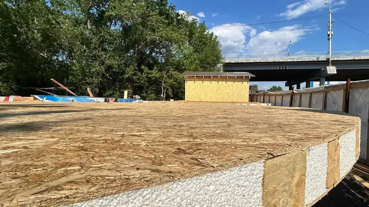 В центре Красноярска требуют снести строящийся банный комплекс