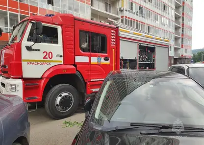 Пожар произошел в красноярской многоэтажке на Карамзина