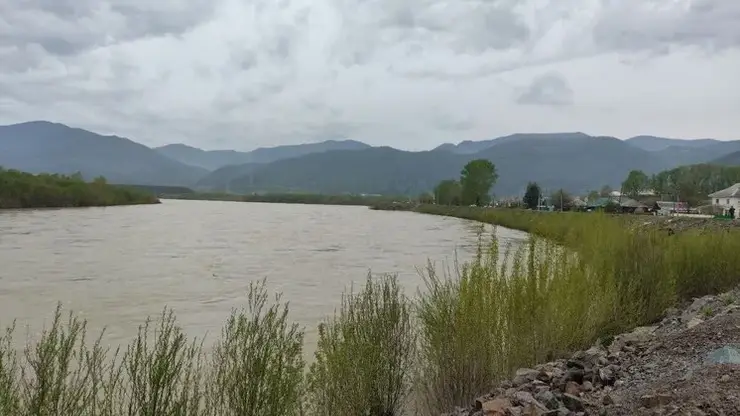 Число подтопленных из-за паводка участков в хакасской Абазе уменьшилось до пяти