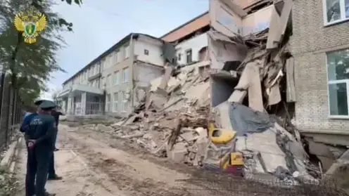 Здание энергоколледжа обрушилось во Владивостоке