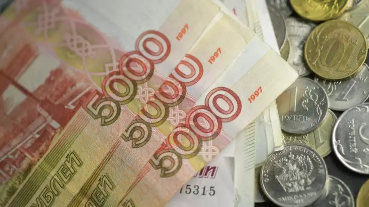 Трое иностранцев украли у жителя Красноярска более 500 тысяч рублей