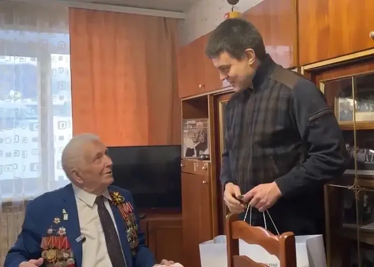 Ветерану ВОВ из Красноярского края исполнилось 100 лет