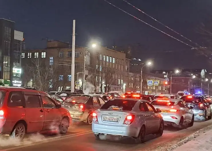 Пробки на пр. Металлургов из-за празднования Курбан-Байрам ожидаются с утра