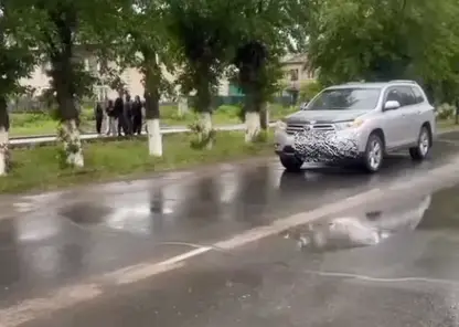 В Забайкалье водитель-бесправник на внедорожнике насмерть сбил маленького мальчика