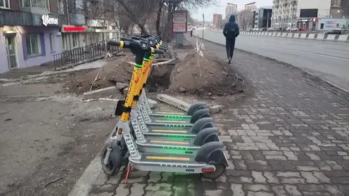 В Красноярске после зимы на улицах снова появились электросамокаты