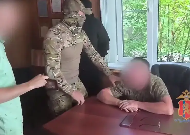 В Шушенском районе задержан руководитель лесничества за взятку автомобилем Toyota 4runner