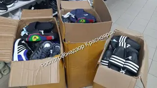 На партию незаконной обуви Adidas наложили арест в магазине Красноярска На партию незаконной обуви Adidas наложили арест в магазине Красноярска