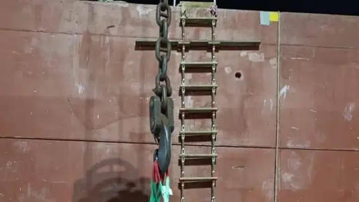 Докер погиб на грузовом судне в порту Приморья