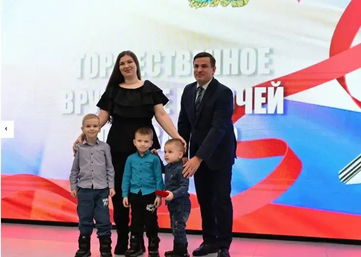 В Норильске вручили первые ключи от квартир по программе реновации