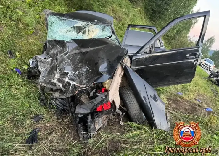 Молодой бесправник на «Приоре» устроил смертельную аварию под Красноярском