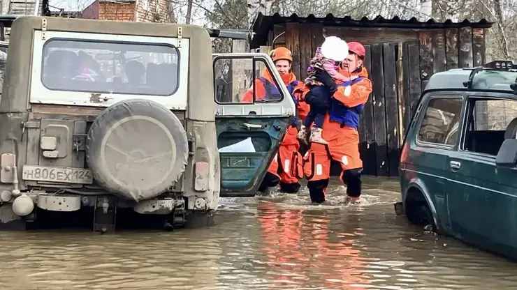 Из-за подъёма Качи под Красноярском эвакуировали семью с детьми