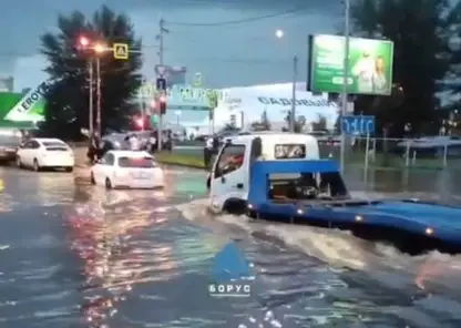 Улицы Красноярска затопило после очередного ливня