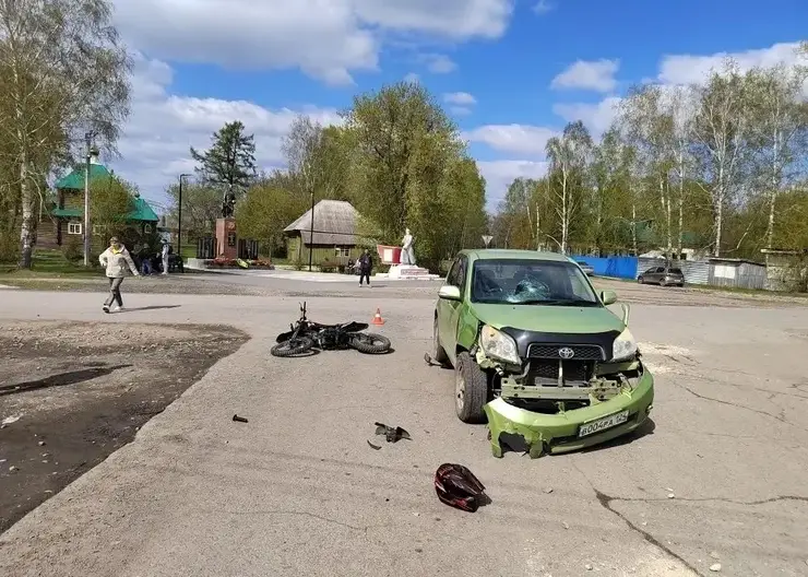 Девочка-подросток на пит-байке попала под колеса в Красноярском крае