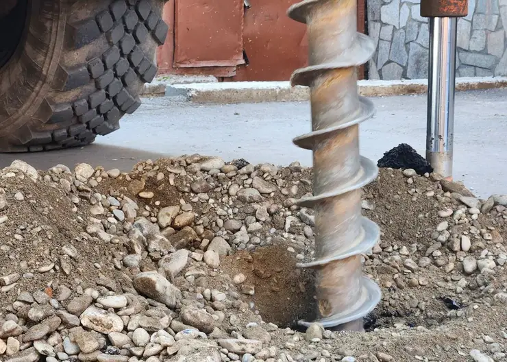 Фундамент дома на Бограда в Красноярске исследуют с помощью радара и бурения скважин