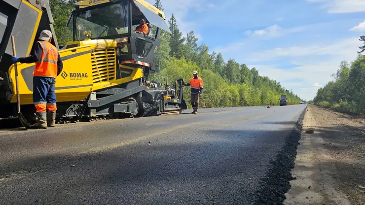 В крае начали укладывать асфальт на трассе Канск – Абан – Богучаны