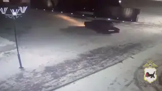 Хулиган без прав проехался на «Жигулях» по территории Мемориала Славы в городе Зима Иркутской области Хулиган без прав проехался на «Жигулях» по территории Мемориала Славы в городе Зима Иркутской области