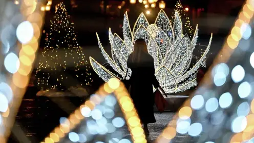 Рассчитываете на 13-ю зарплату к Новому году? Юрист поясняет, кому она полагается