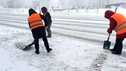 Красноярские дорожники работают круглосуточно несмотря на аномальные морозы