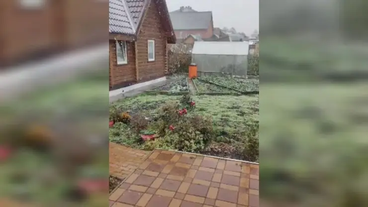 Первый снегопад накрыл Новосибирск