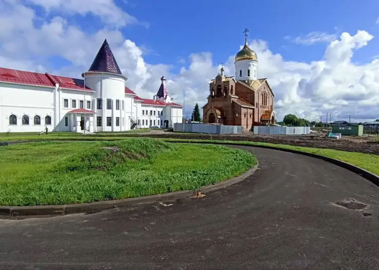 В Казачинском завершилось строительство большого культурно-просветительского центра