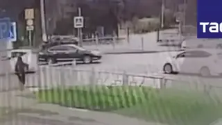 В Бердске автомобиль влетел в пешеходов, пострадали двое малышей и девушка