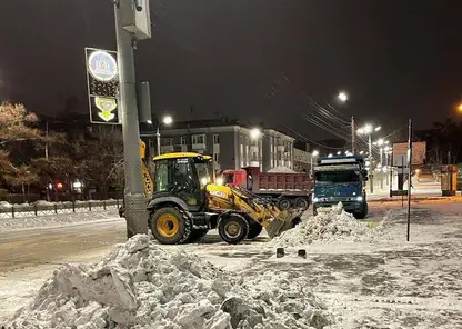 В Иркутске за сутки вывезли более 600 тонн снега