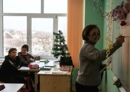 За лето в школы Новосибирской области трудоустроилось 1000 педагогов