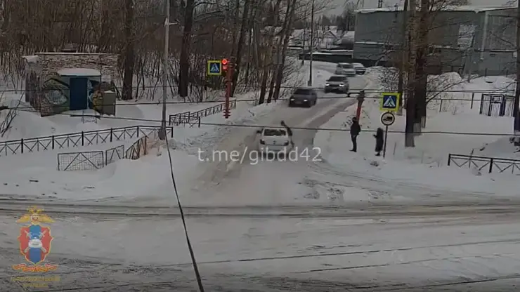 Иномарка наехала на ребенка в Кемерове — от удара его подбросило вверх