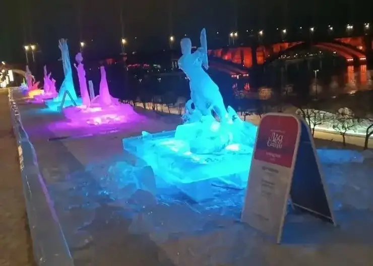 «Волшебный лёд Сибири» растаял: в Красноярске демонтируют ледяные скульптуры