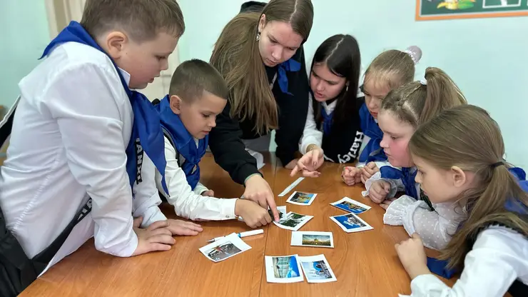 В школах и техникумах края работают больше 600 советников директора по воспитанию